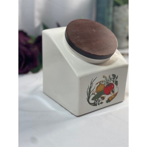 Vintage Hyalyn Pottery USA 1995 Vegetables Canister - 8" Tall - Picture 4 of 12